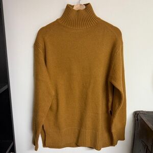 H&M Oversized Turmeric Sweater size XS